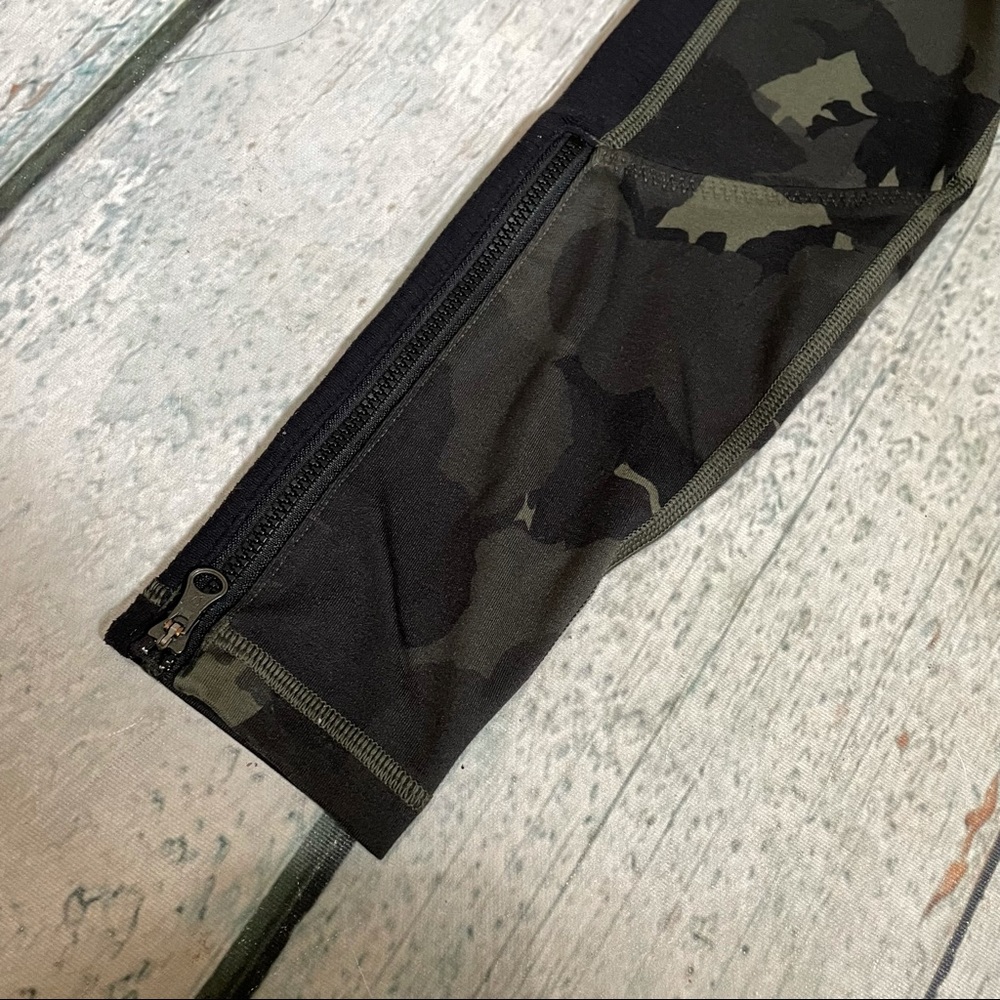 Lululemon 2 patience pant Palm party fatigue black green camo luon leggings zip - Picture 7 of 12